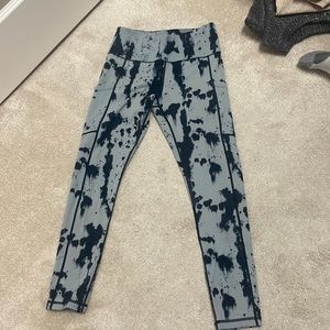 Zyia black/grey splattered patterned.